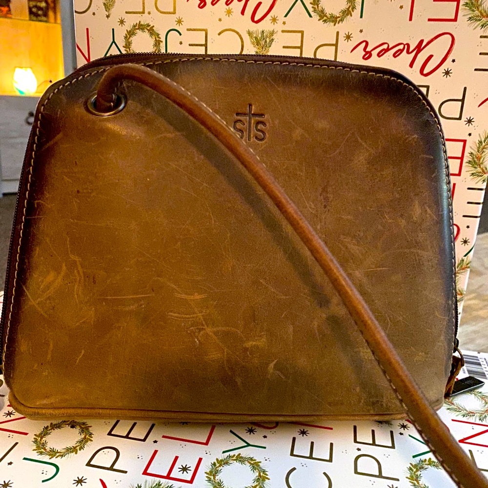 sTs Crossbody beautiful leather bag!